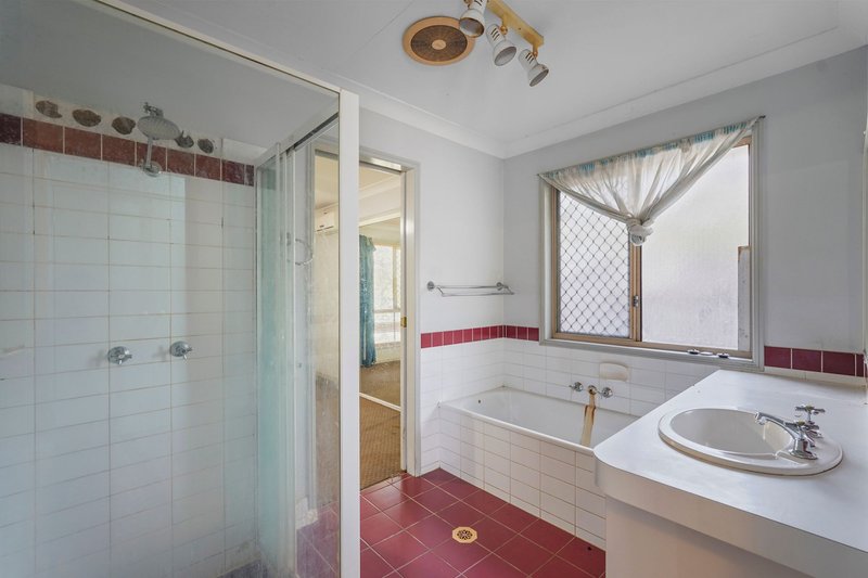 Photo - 133 Henty Drive, Redbank Plains QLD 4301 - Image 18