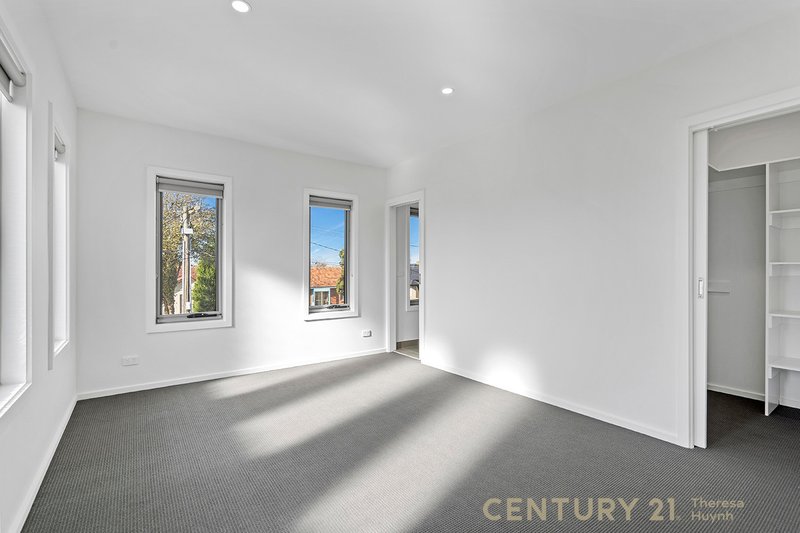 Photo - 1/33 Hughes Crescent, Dandenong North VIC 3175 - Image 8