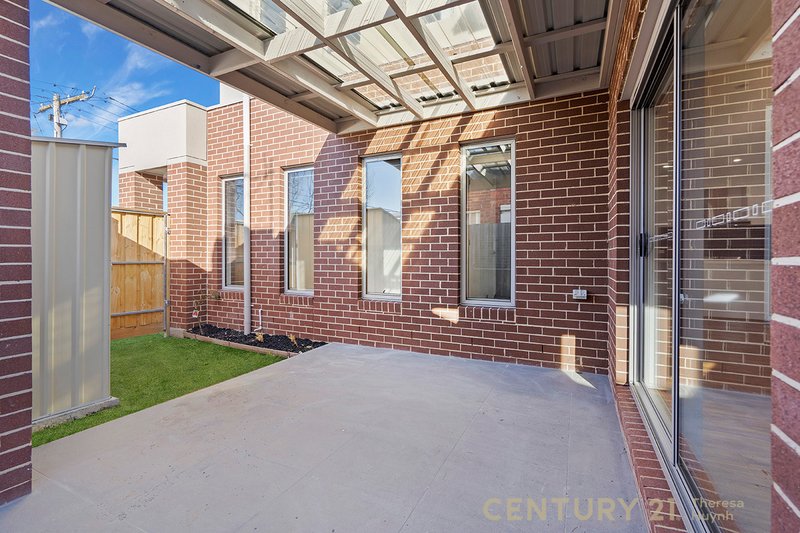 Photo - 1/33 Hughes Crescent, Dandenong North VIC 3175 - Image 9