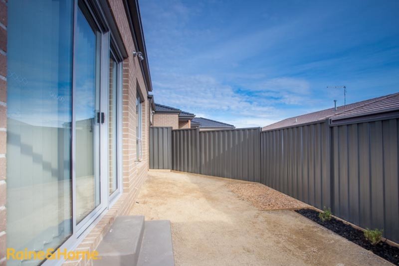 Photo - 1/33 Keeper Street, Sunbury VIC 3429 - Image 11