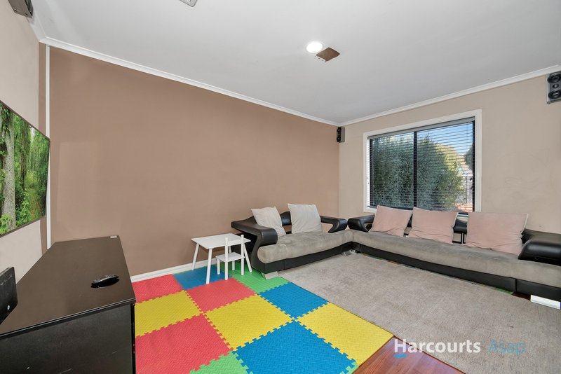 Photo - 1/33 Latham Crescent, Dandenong North VIC 3175 - Image 3