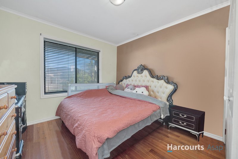 Photo - 1/33 Latham Crescent, Dandenong North VIC 3175 - Image 5