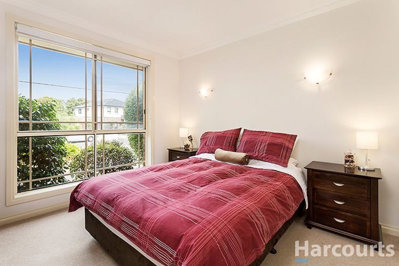 Photo - 1/33 Lincoln Avenue, Glen Waverley VIC 3150 - Image 5