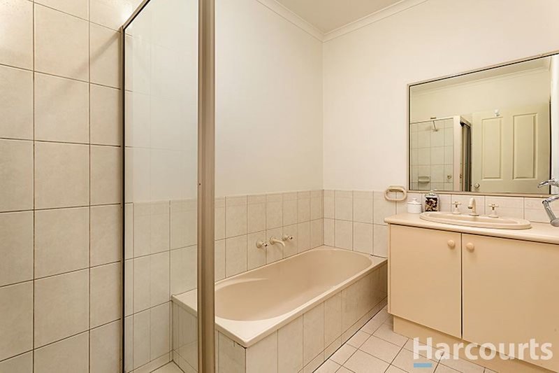 Photo - 1/33 Lincoln Avenue, Glen Waverley VIC 3150 - Image 6