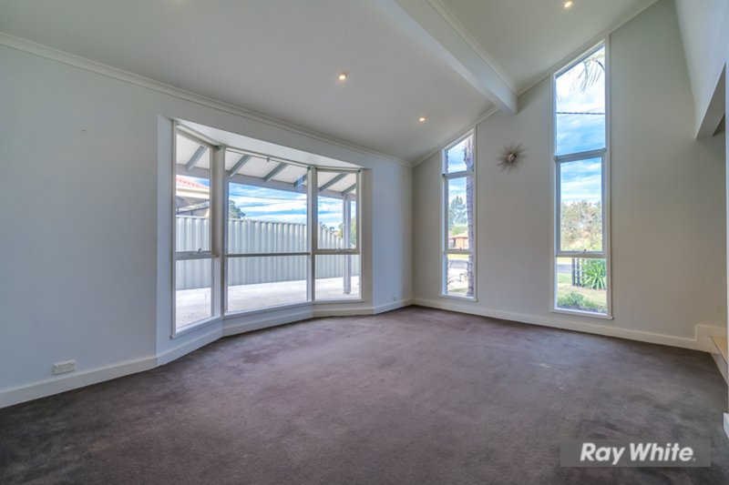 Photo - 133 Mossfiel Drive, Hoppers Crossing VIC 3029 - Image 4