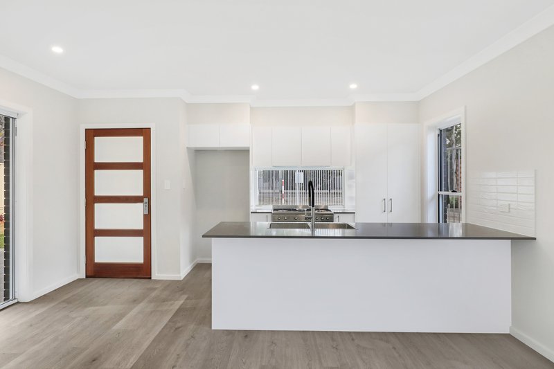 Photo - 1/33 Mount Brown Road, Dapto NSW 2530 - Image 3
