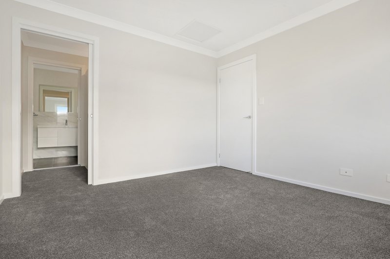 Photo - 1/33 Mount Brown Road, Dapto NSW 2530 - Image 5