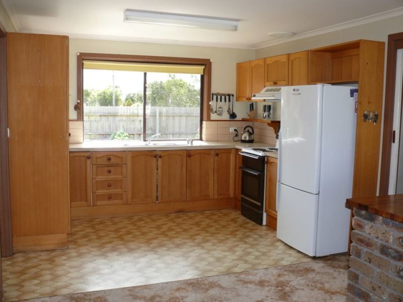 Photo - 1/33 Newton Close, Paynesville VIC 3880 - Image 2