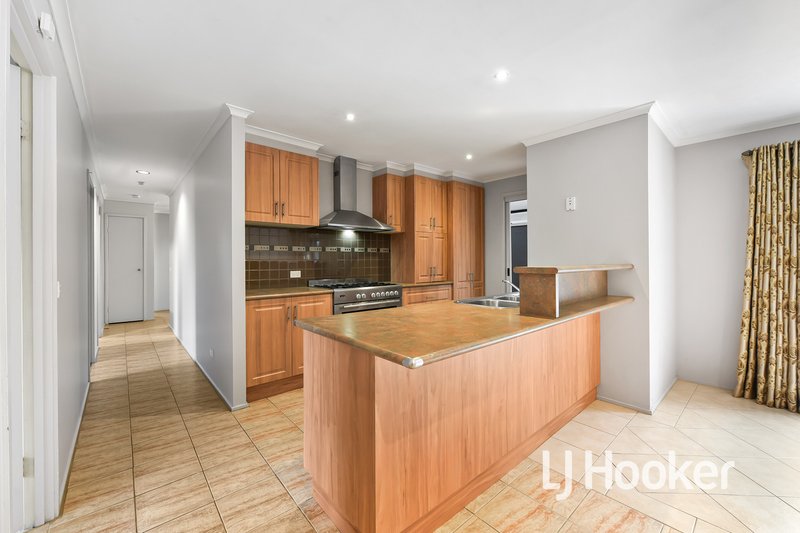 Photo - 133 Oaktree Drive, Hampton Park VIC 3976 - Image 10