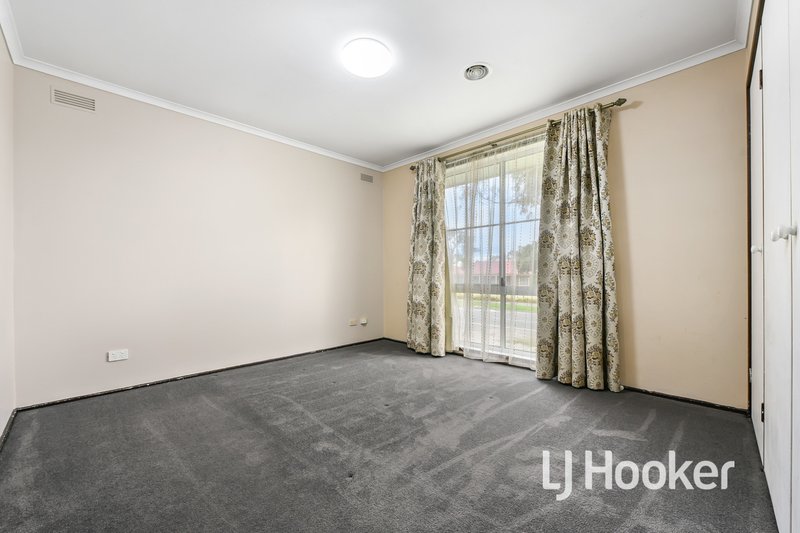 Photo - 133 Oaktree Drive, Hampton Park VIC 3976 - Image 12