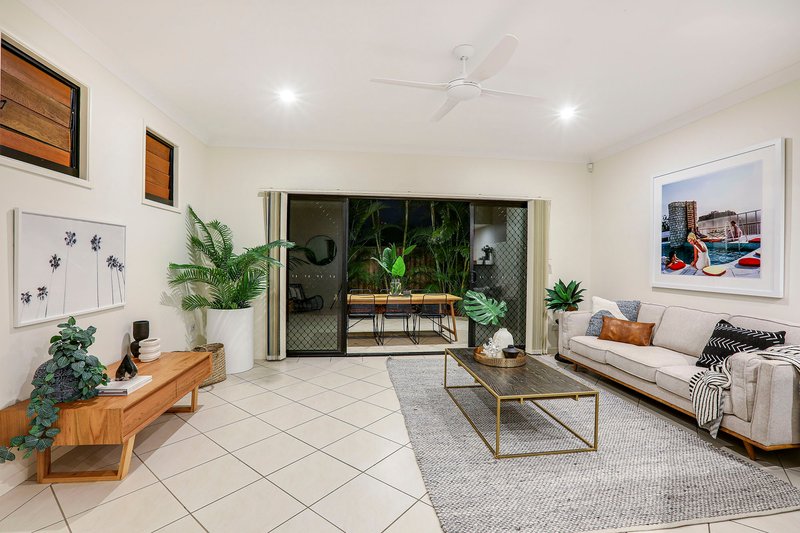 Photo - 1/33 Ocean Street, Mermaid Beach QLD 4218 - Image 26