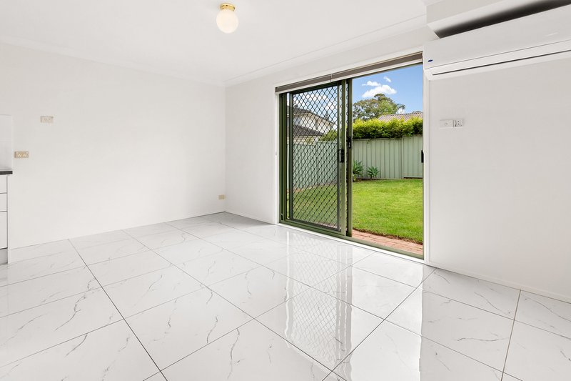 Photo - 1/33 Pagoda Crescent, Quakers Hill NSW 2763 - Image 3