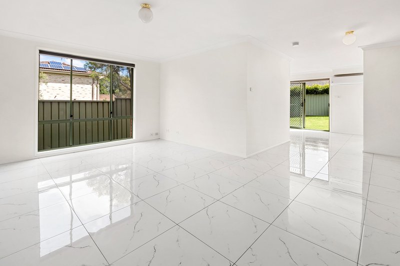 Photo - 1/33 Pagoda Crescent, Quakers Hill NSW 2763 - Image 4