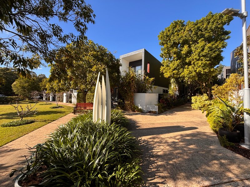 Photo - 1/33 Parkside Circuit, Hamilton QLD 4007 - Image 20