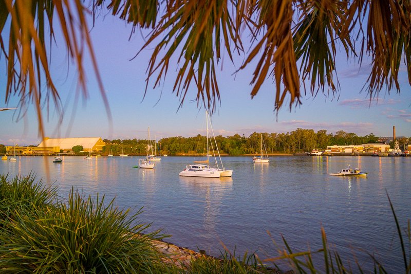 Photo - 1/33 Parkside Circuit, Hamilton QLD 4007 - Image 24