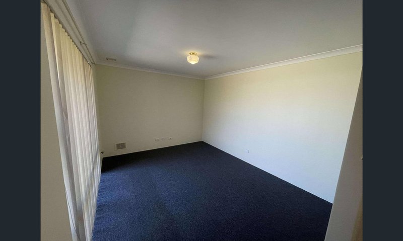 Photo - 133 Parmelia Avenue, Parmelia WA 6167 - Image 2