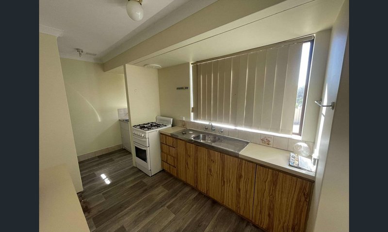 Photo - 133 Parmelia Avenue, Parmelia WA 6167 - Image 4