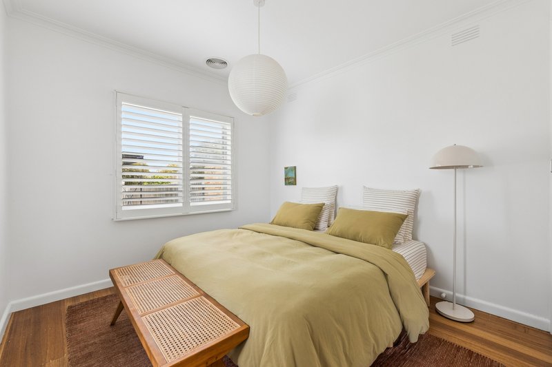 Photo - 133 Rathcown Road, Reservoir VIC 3073 - Image 8