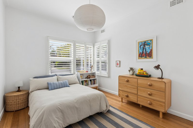 Photo - 133 Rathcown Road, Reservoir VIC 3073 - Image 11