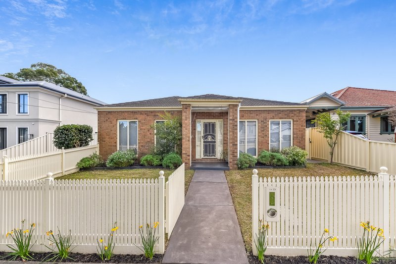 Photo - 1/33 Sesame Street, Mount Waverley VIC 3149 - Image 1