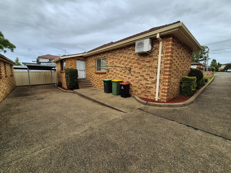 Photo - 1/33 Simmat Avenue, Condell Park NSW 2200 - Image 9