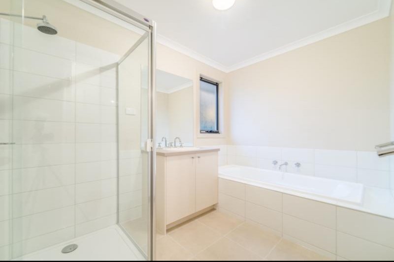 Photo - 133 Spriggs Drive, Croydon VIC 3136 - Image 4
