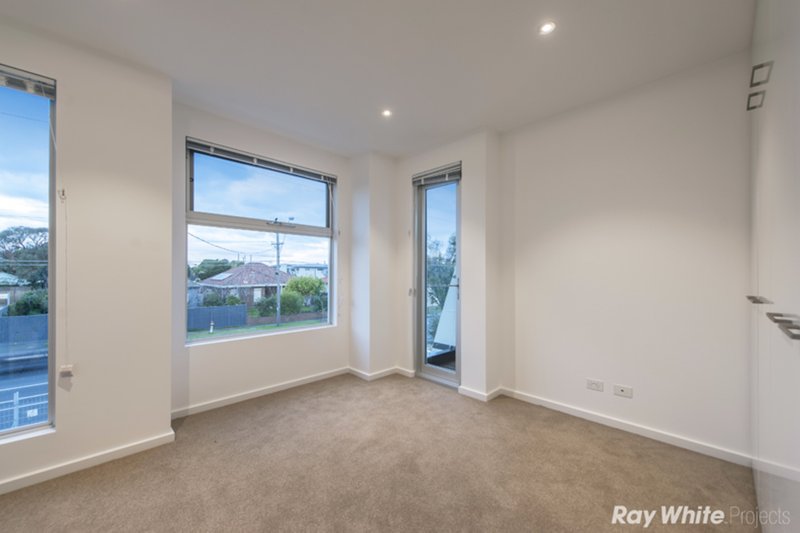 Photo - 1/33 Spring Street, Preston VIC 3072 - Image 4