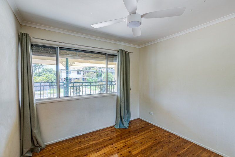 Photo - 133 Waratah Drive, Crestmead QLD 4132 - Image 5