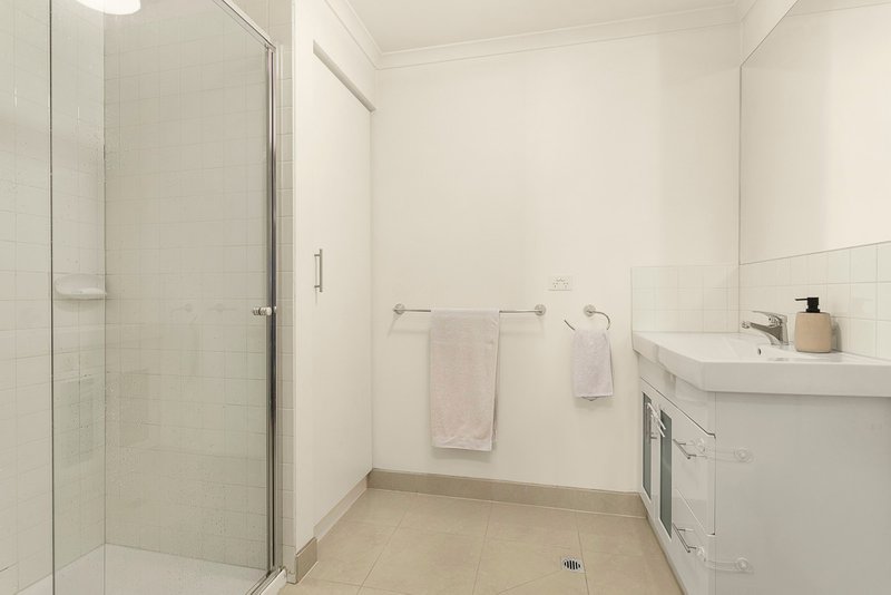 Photo - 13/3 Wardens Walk, Coburg VIC 3058 - Image 7