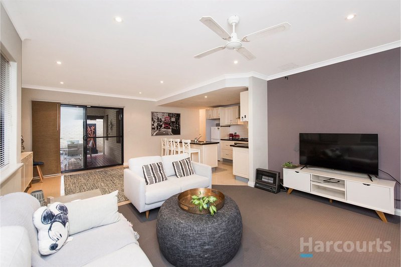 Photo - 1/33 Wattle Mews, Hocking WA 6065 - Image 4