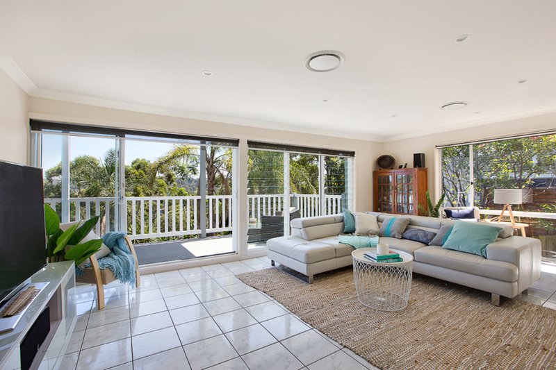 Photo - 133 Whale Beach Road, Avalon NSW 2107 - Image 2