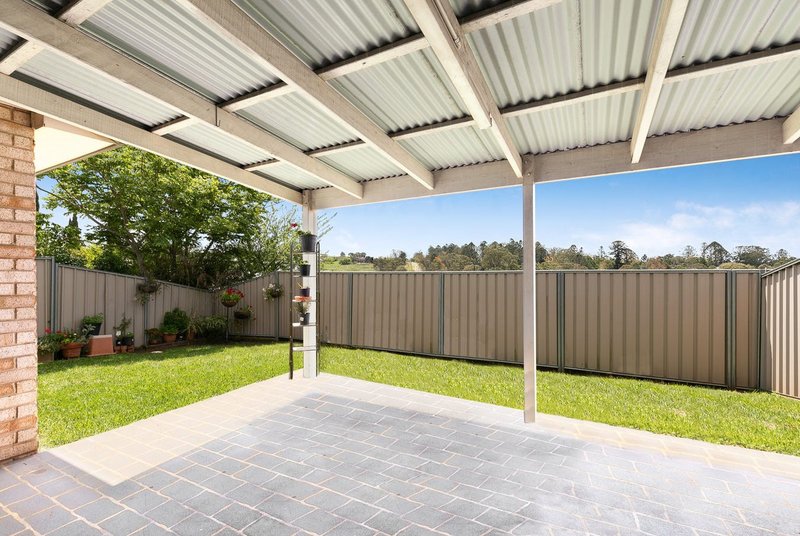 Photo - 1/33 Willowburn Drive, Rockville QLD 4350 - Image 9