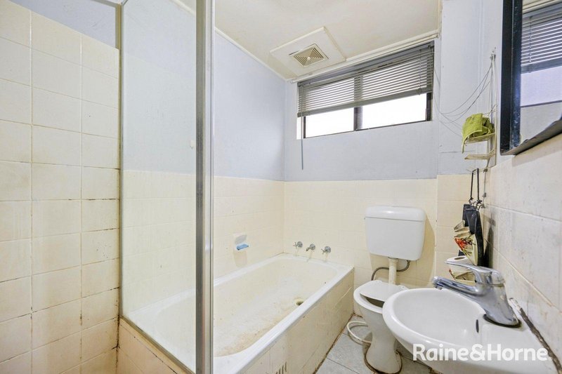 Photo - 13/32 Hill Street, Cabramatta NSW 2166 - Image 4