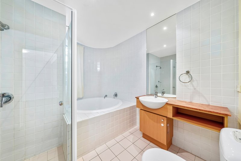 Photo - 133/27 Bennelong Parkway, Wentworth Point NSW 2127 - Image 5