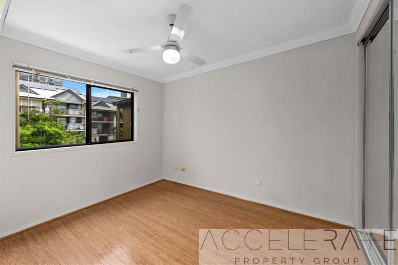 Photo - 13/327 Boundary Street, Spring Hill QLD 4000 - Image 6