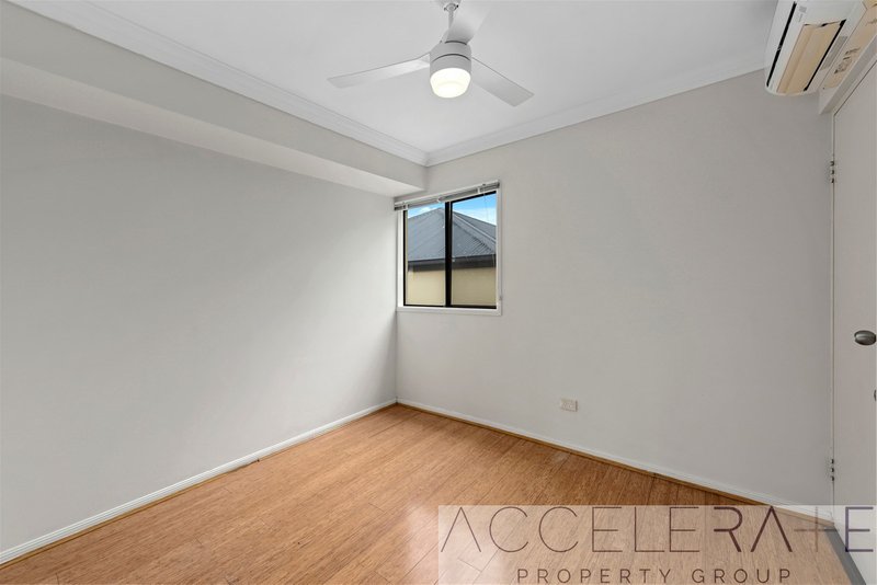 Photo - 13/327 Boundary Street, Spring Hill QLD 4000 - Image 8