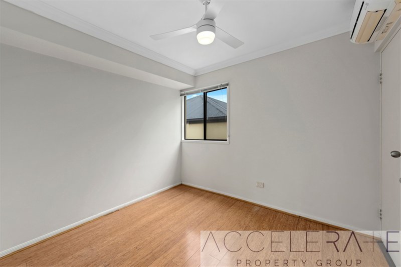 Photo - 13/327 Boundary Street, Spring Hill QLD 4000 - Image 12