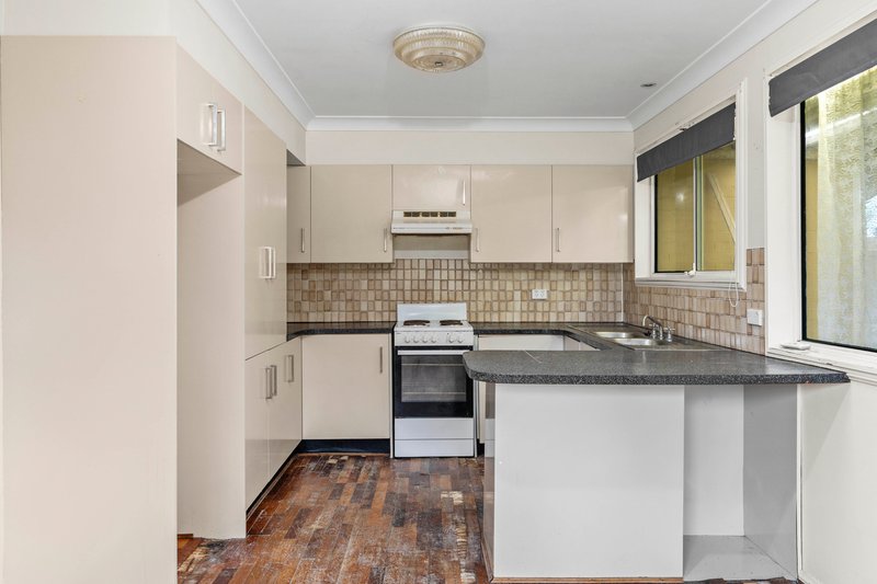Photo - 1/335 Tuggerawong Road, Tuggerawong NSW 2259 - Image 9
