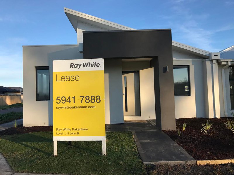 Photo - 133A Wheelers Park Drive, Cranbourne North VIC 3977 - Image 1