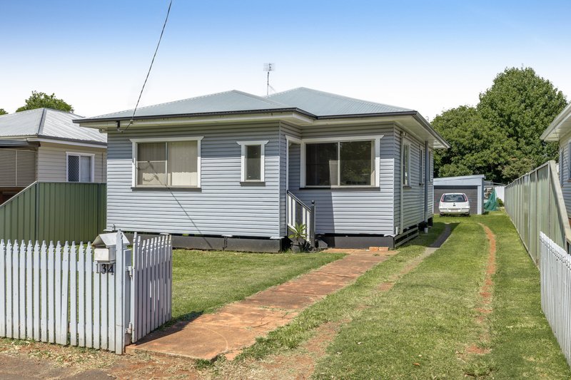 Photo - 134 & 134A Holberton Street, Newtown QLD 4350 - Image 2