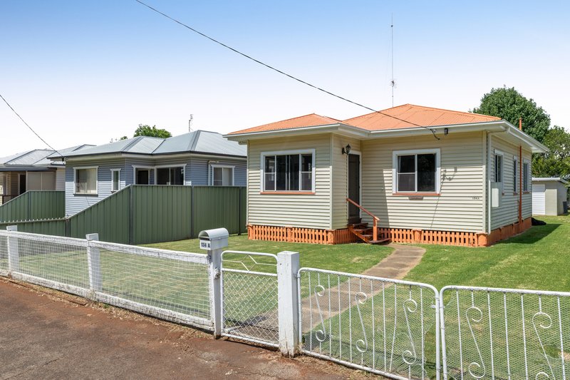 Photo - 134 & 134A Holberton Street, Newtown QLD 4350 - Image 16