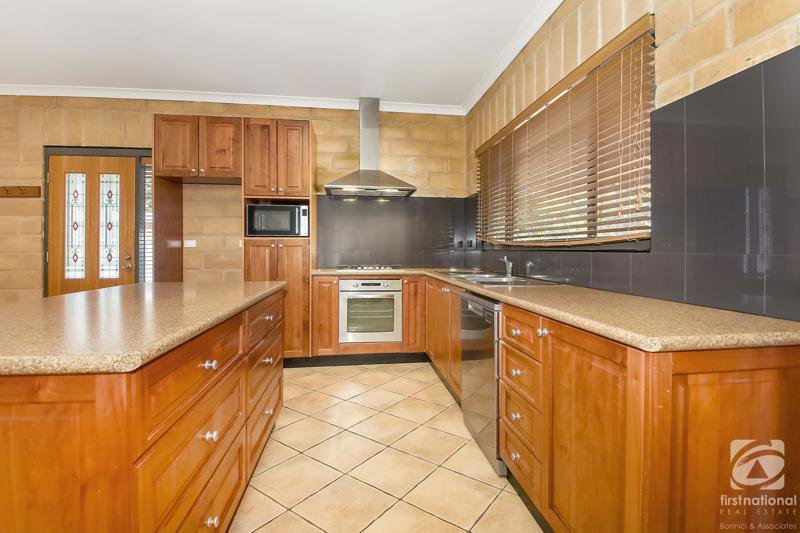 Photo - 134 Bank Street, Howlong NSW 2643 - Image 2