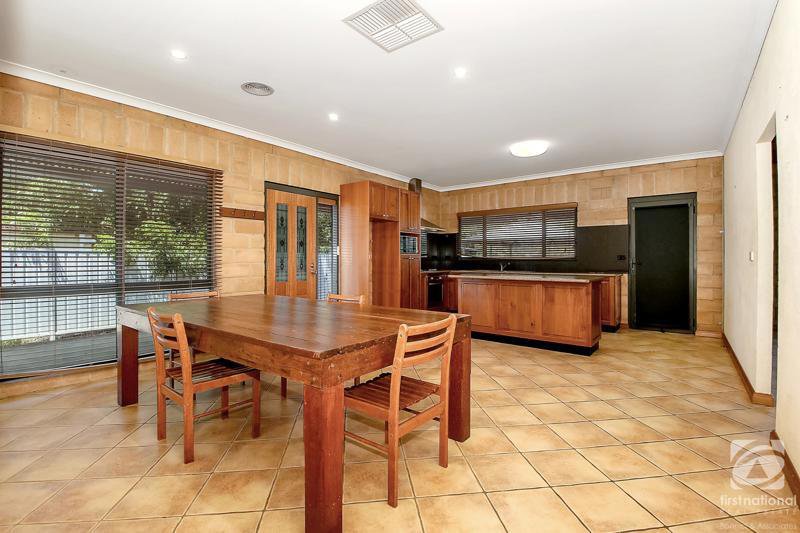 Photo - 134 Bank Street, Howlong NSW 2643 - Image 3