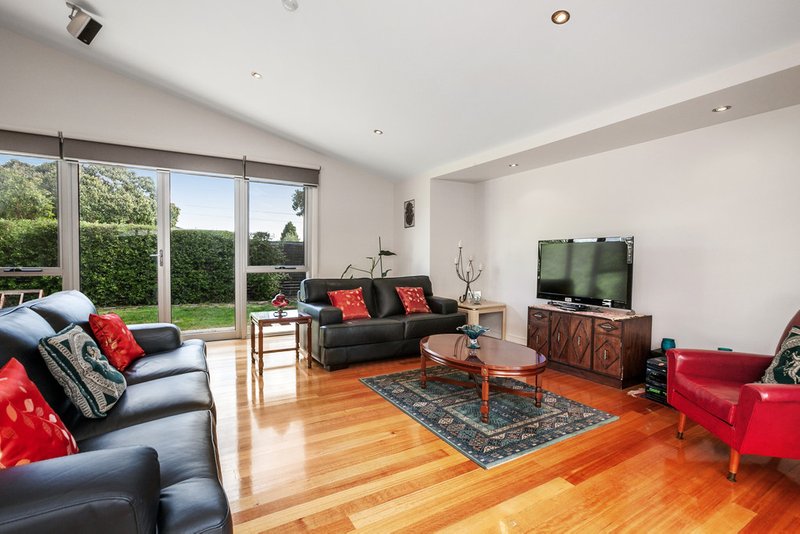 Photo - 1/34 Barry Street, Reservoir VIC 3073 - Image 3