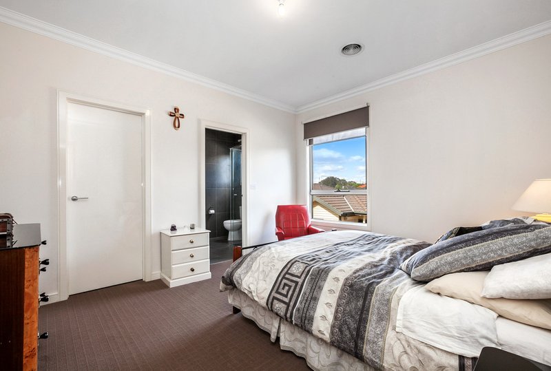 Photo - 1/34 Barry Street, Reservoir VIC 3073 - Image 9