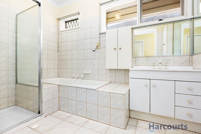 Photo - 134 Blackburn Road, Glen Waverley VIC 3150 - Image 7