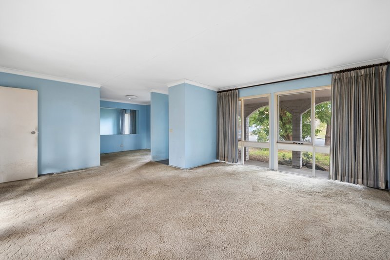 Photo - 134 Caroline Chisholm Drive, Winston Hills NSW 2153 - Image 3