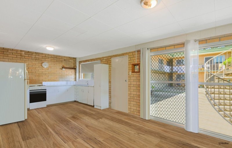 Photo - 1/34 Coolangatta Road, Coolangatta QLD 4225 - Image 3