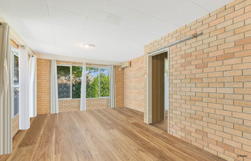 Photo - 1/34 Coolangatta Road, Coolangatta QLD 4225 - Image 4
