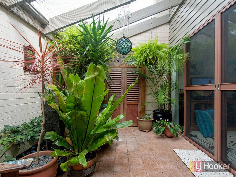 Photo - 13/4 Cromarty Road, Soldiers Point NSW 2317 - Image 9